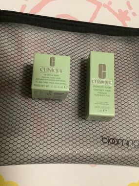 CLINIQUE BLOOMINGDALES COSMETIC BAG & TWO SAMPLES BRAND NEW IN BOX~